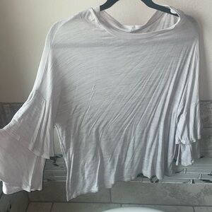 Grey top with cute sleeves